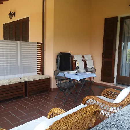 Casa Intignano - Con Bagno E Portico Vista Διαμέρισμα